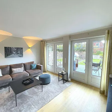 Cloud-nine Apartment *